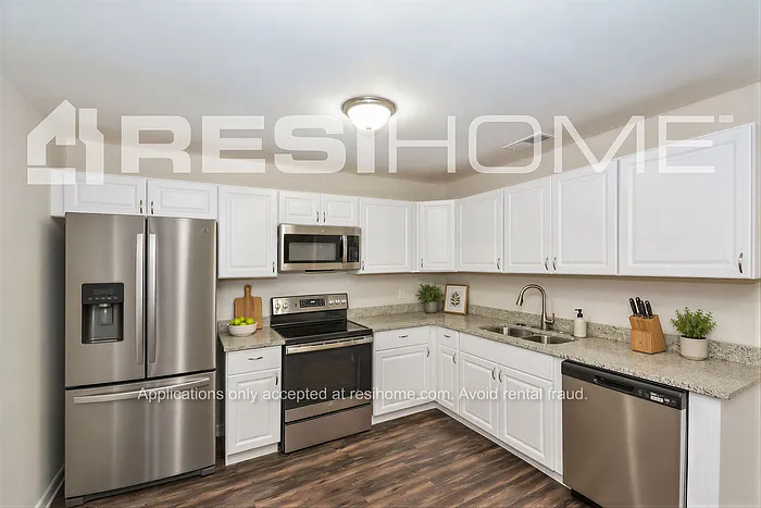 4 bed, 2.0 bath, 1720 sqft, $1,945 — Photo 2