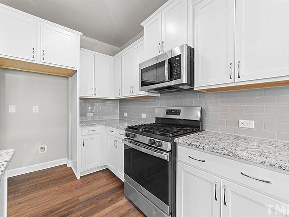 5th image of 135 McDowell Ln