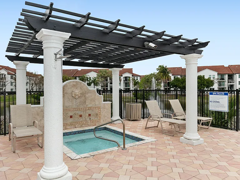 215 Villa Cir — Photo 23