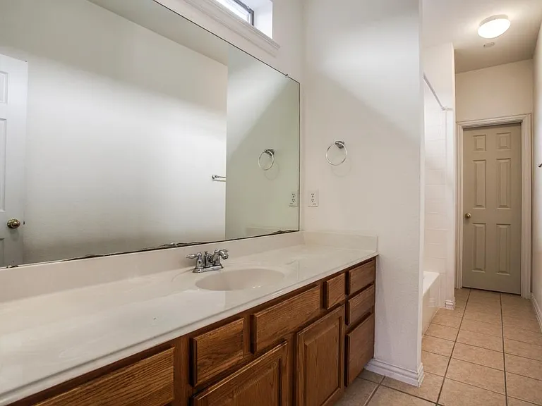7116 Occidental Rd — Photo 3