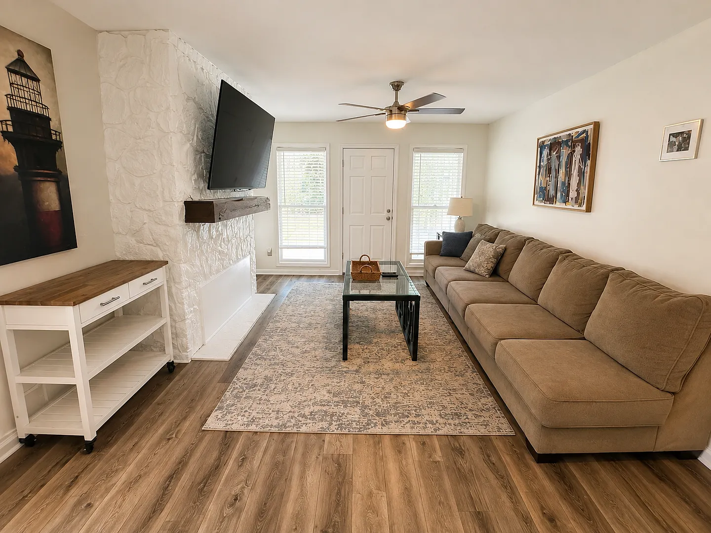 Prime Lake Katherine Location Minutes to Fort Jackson, USC & Downtown — Photo 2