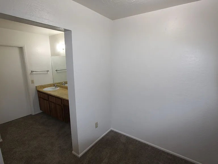 3818 S Walapai Dr — Photo 8