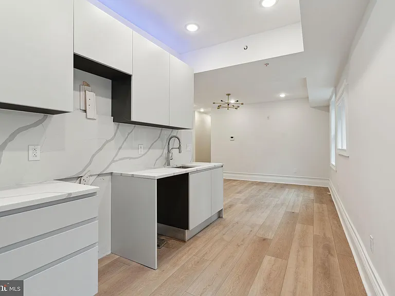 1822 Chestnut St #3R — Photo 3