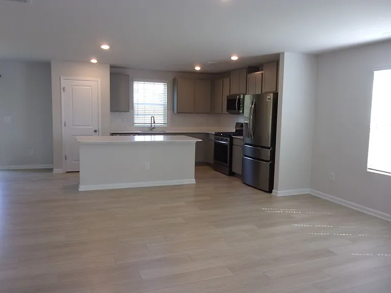 812 Wood Village Dr — Photo 4