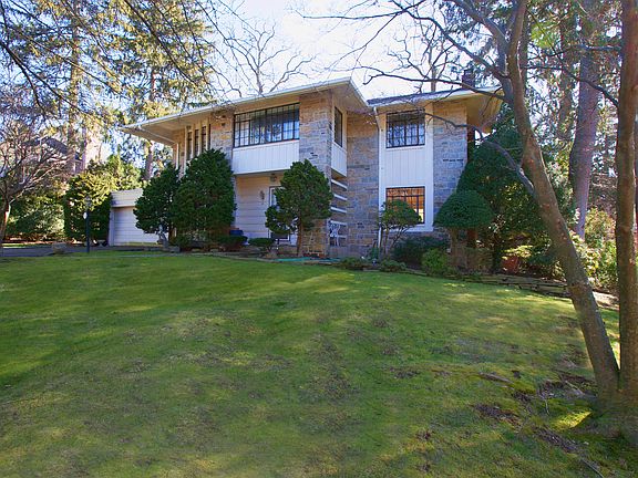2nd image of 70 Aldershot Ln