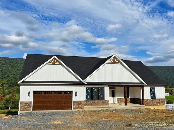131 Fairway Estates Dr, Hollidaysburg, PA 16648