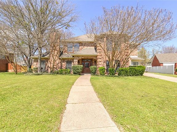 2nd image of 815 Oak Shadows Ct