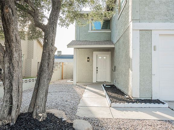 2nd image of 1704 Kismet Cir