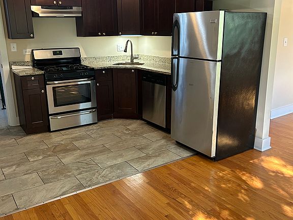 2nd image of 1916 W Touhy Ave #3
