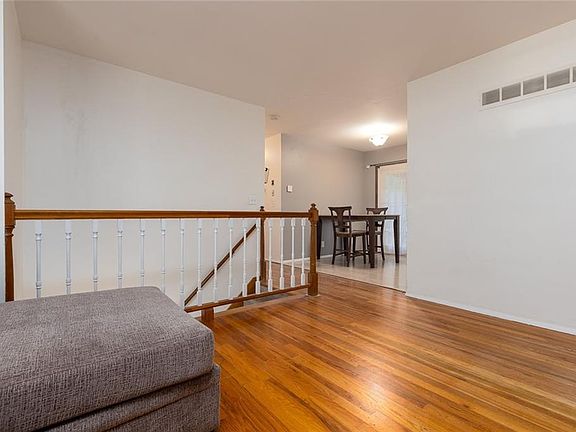 5th image of 5153 N Palmer Ave
