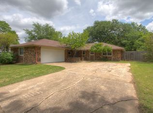 2219 S Hickory Pl, Broken Arrow, OK 74012