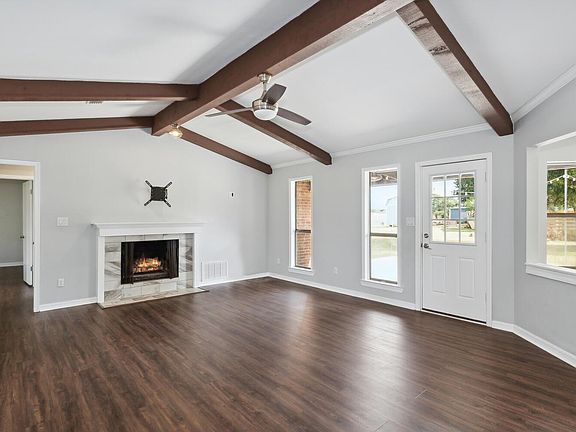 3rd image of 1204 Bayview Ln