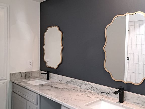 primary bathroom - extra large vanity with quartzite countertops