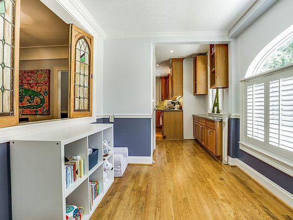 5th image of 6907 Vivian Ave