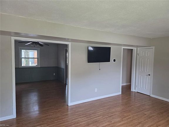 4th image of 4865 Halwell Dr