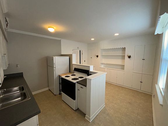 4th image of 4262 Ashland Ave APT 1