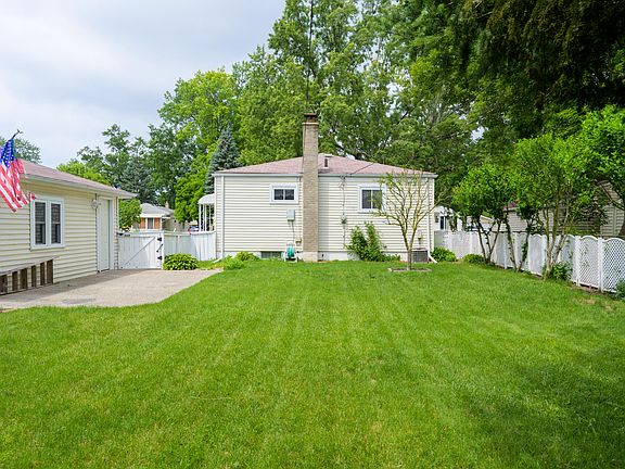 5th image of 26352 Osmun Ave