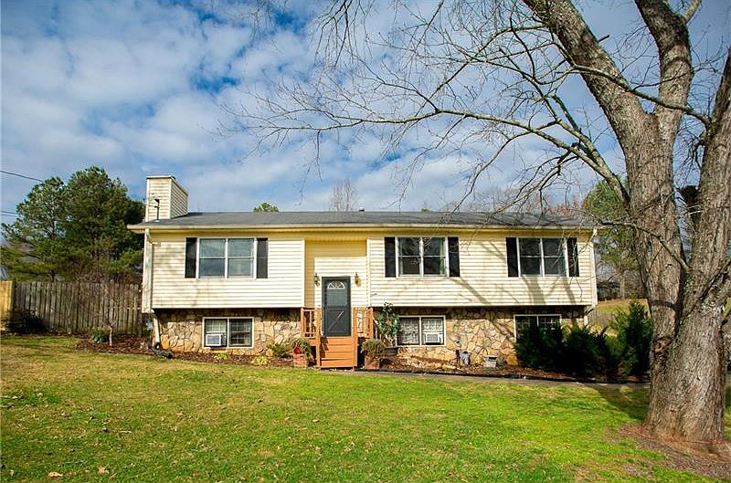 1st image of 311 Hill Crest Cir