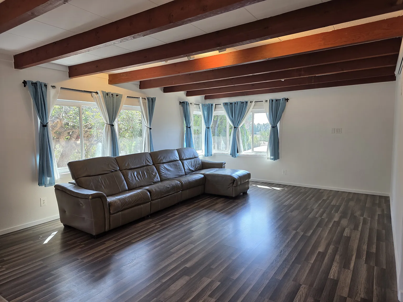 3 bed, 1510 sqft, $3,900 — Photo 2