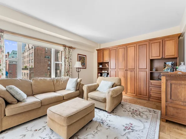 310 Lexington Avenue 15A image 3 of 10