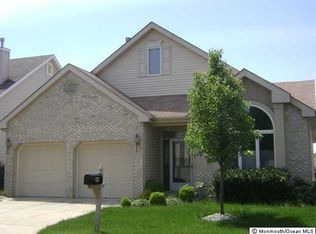 48 Dawson Ln, Monroe Township, NJ 08831