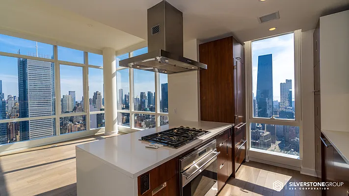 Rented by Silverstone Group USA Corp. | media 28