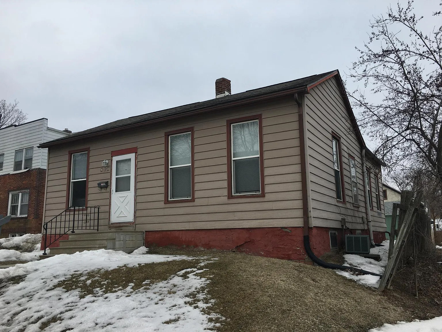2 bed, 900 sqft, $1,200 — Photo 1