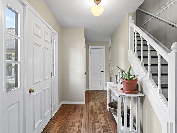 2nd image of 414 Dockway Dr