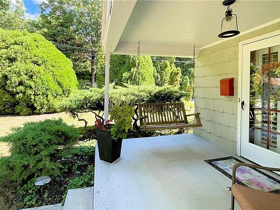 4th image of 901 W 77th St
