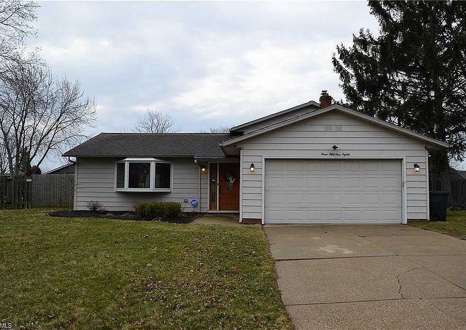 1st image of 35980 Hillcrest Dr