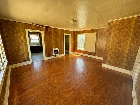 3rd image of 420 Wyche St