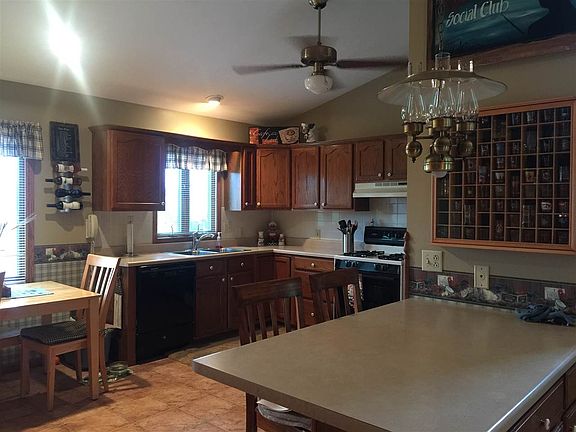 3rd image of 142 Enders Dr