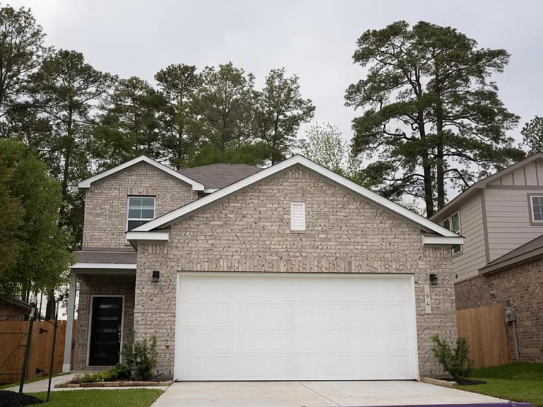 64 Valiant Ridge Trl — Photo 1