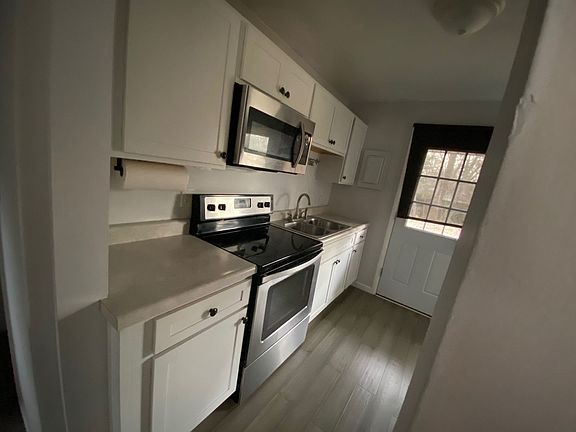 4th image of 745 Dayton St