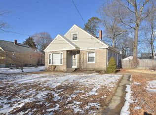 35 Staples Ave, Warwick, RI 02886
