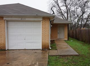 2115 Bethune St, Fort Worth, TX 76105