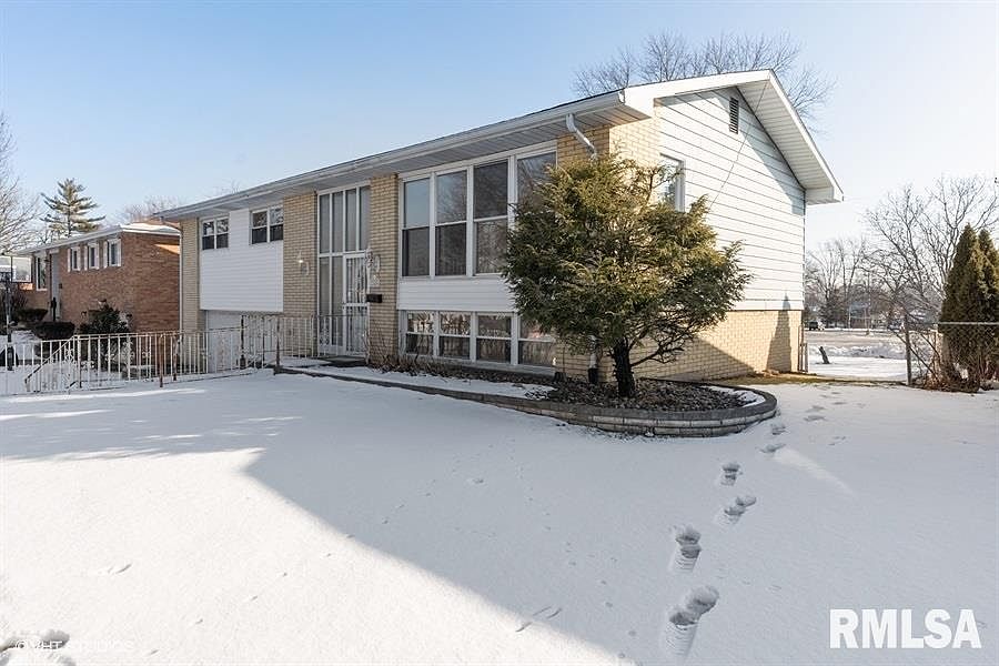 1st image of 2406 W Wagner Ln