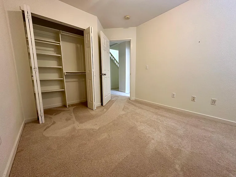 111 Rowena Pl — Photo 12