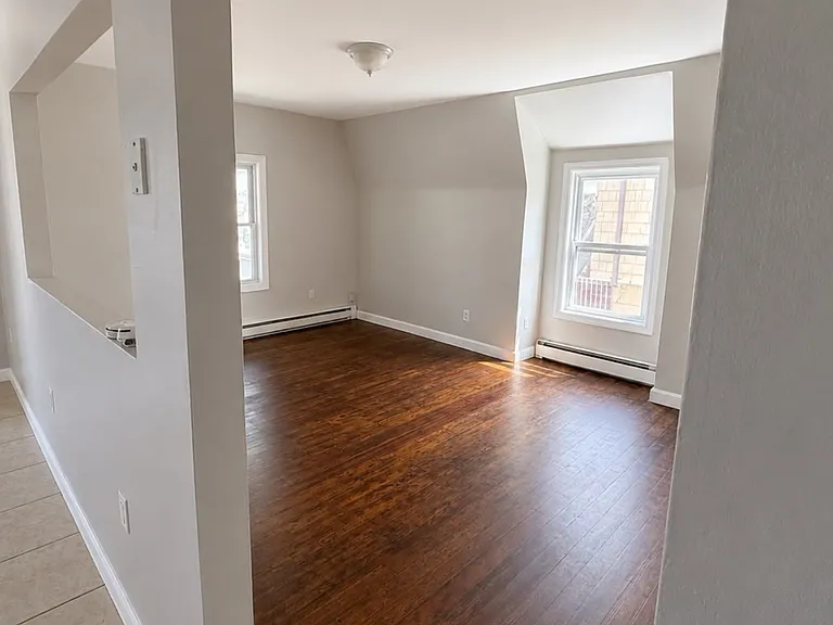 45 Carleton St #2 — Photo 7