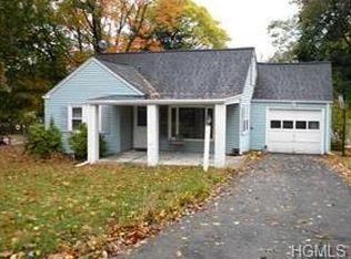 4 Hilltop Dr, New Windsor, NY 12553