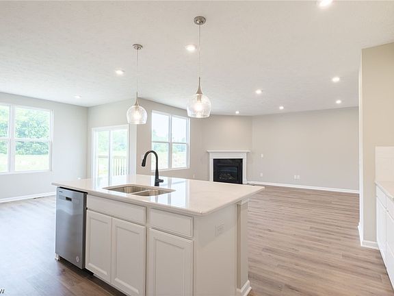 5th image of 6516 Daisy Ln