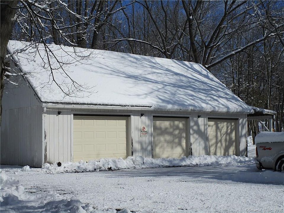 2nd image of 60 Reynolds St