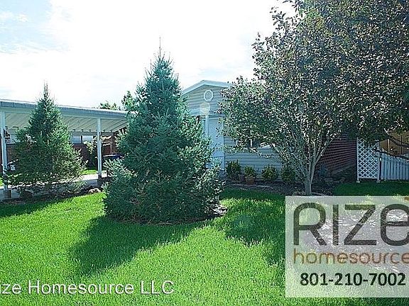 3rd image of 1141 N Topaz Dr