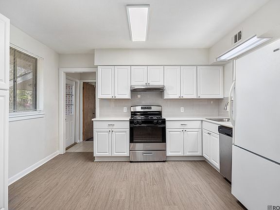 4th image of 366 Linda Ave