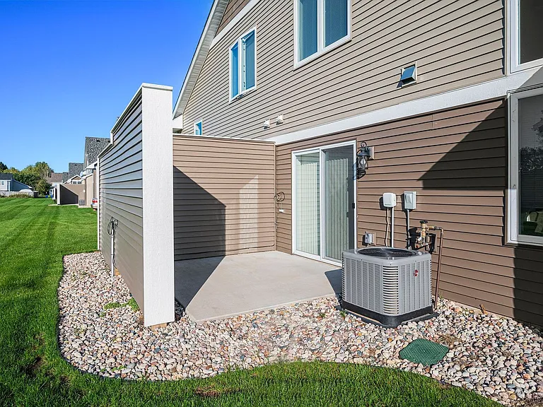 527 Meadow Ln — Photo 24