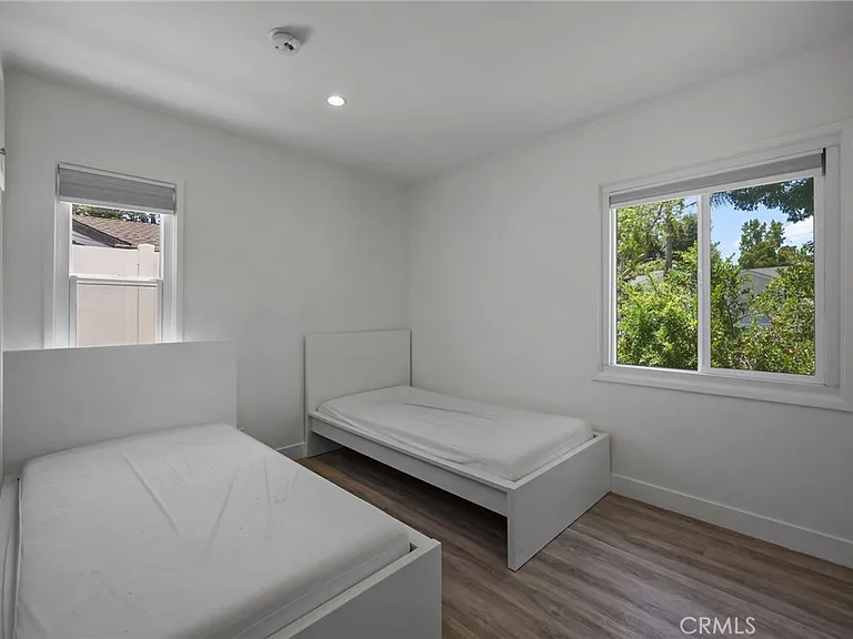 18015 Collins St — Photo 12