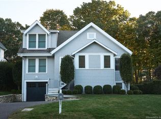 20 Baker Ave, Westport, CT 06880