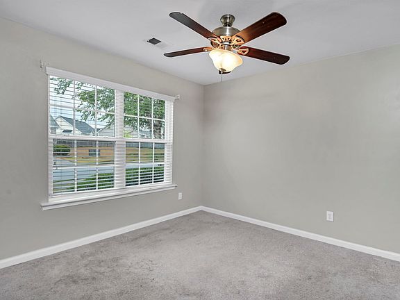 5th image of 619 Teardrop Ln