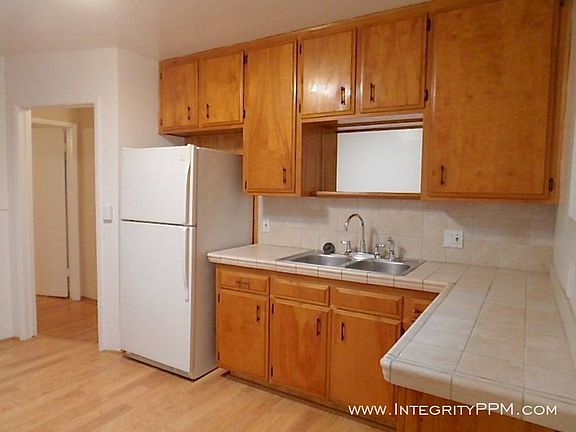 4th image of 8013 Lemon Ave