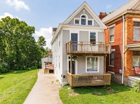 3643 W 8th St, Cincinnati, OH